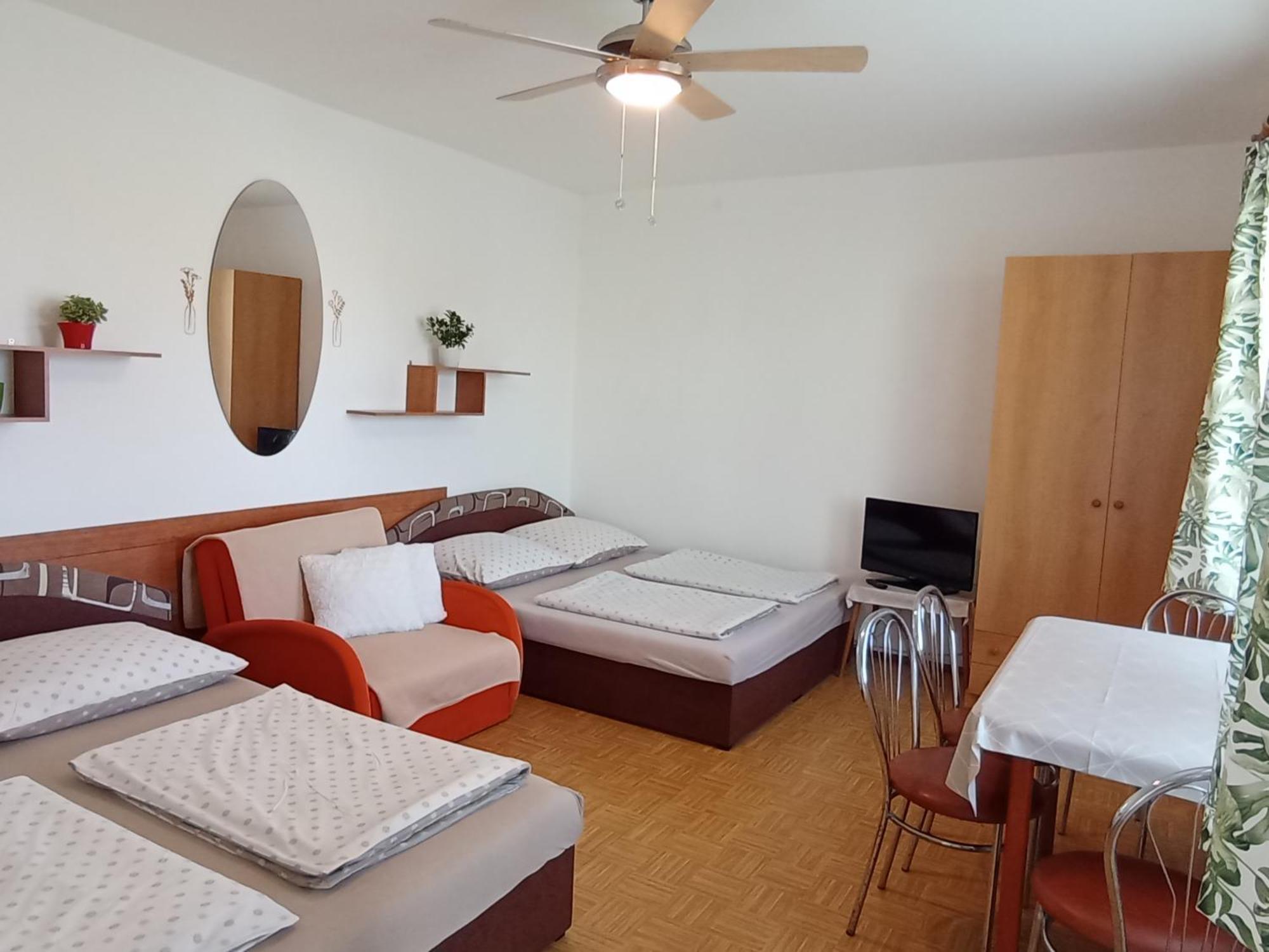 Afrodita Hotell Štúrovo Exteriör bild
