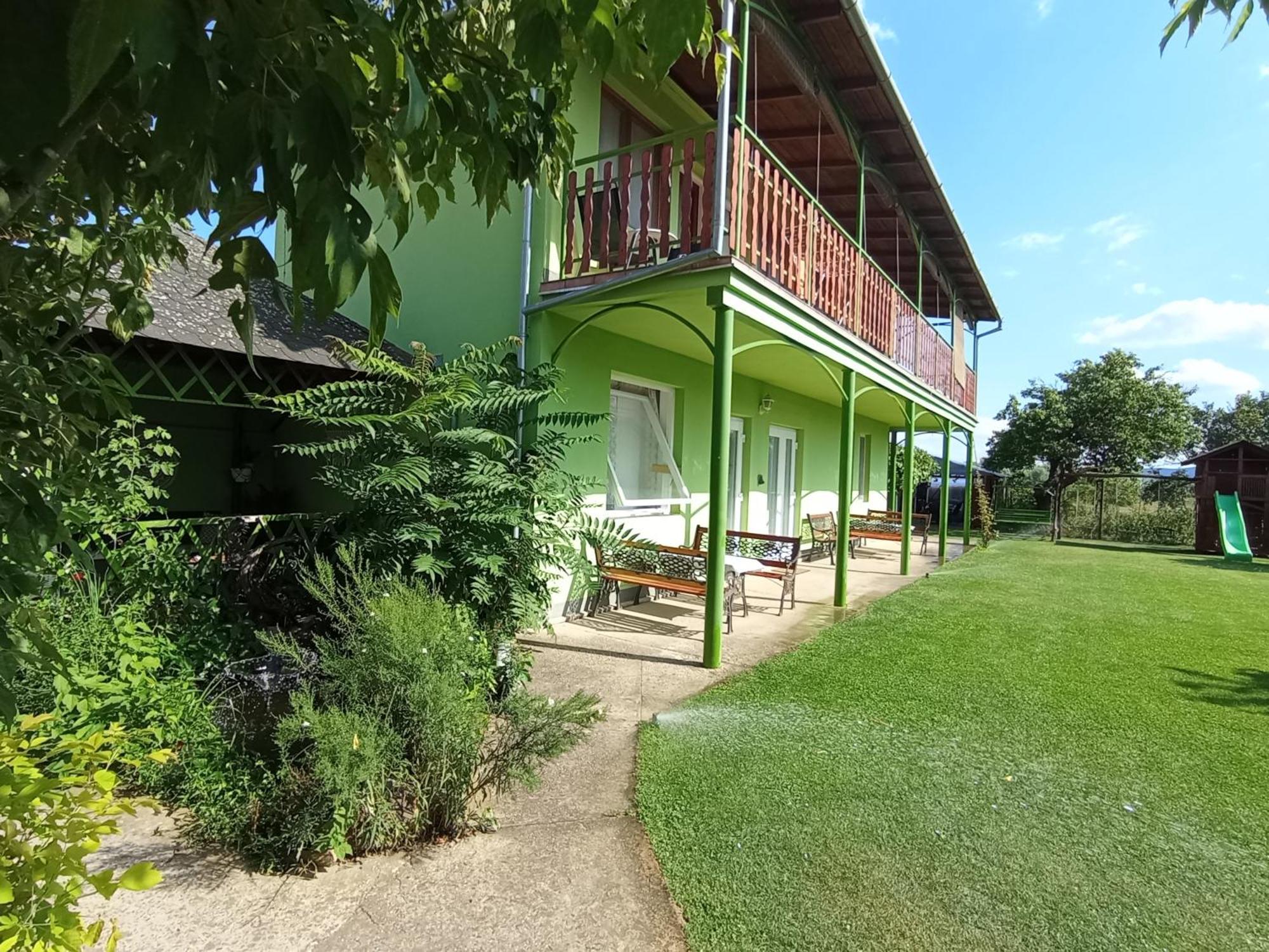 Afrodita Hotell Štúrovo Exteriör bild