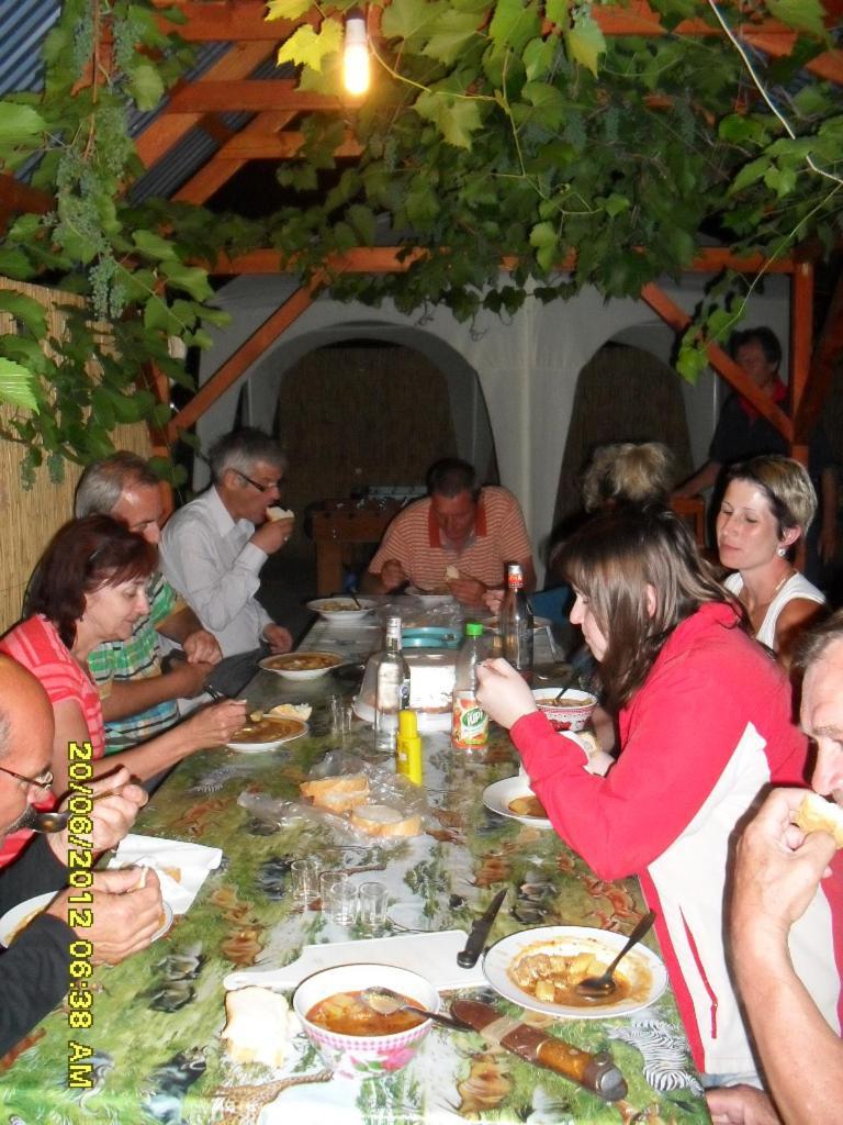 Afrodita Hotell Štúrovo Exteriör bild